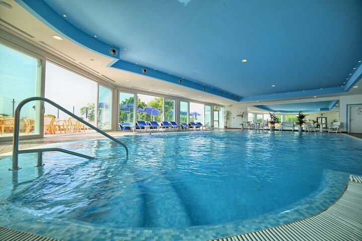 Pools & Facilities