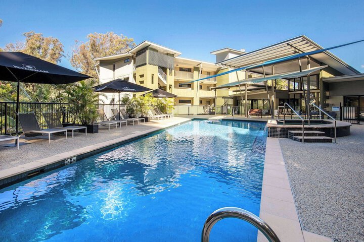 Pool 33 of 55