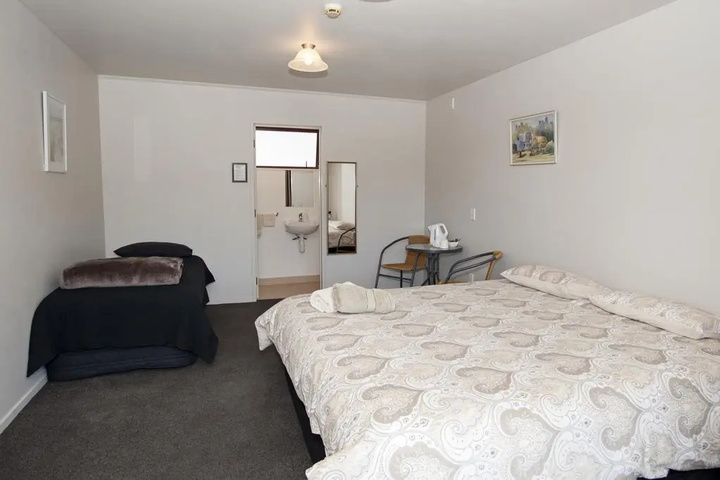 Room 2 of 11
