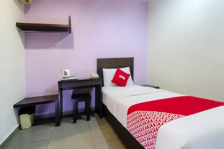 Room 6 of 25