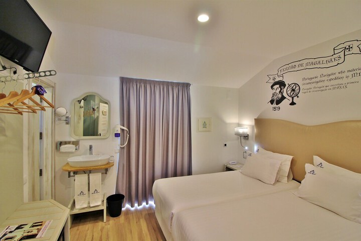 Room 9 of 53