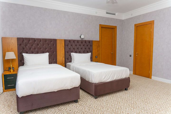 Room 20 of 102
