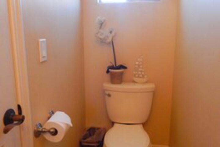 Room 8 of 33