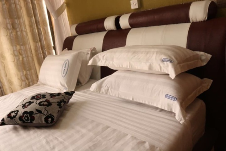 Room 7 of 25