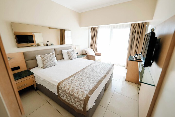 Room 5 of 44