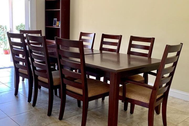 Dining 5 of 8