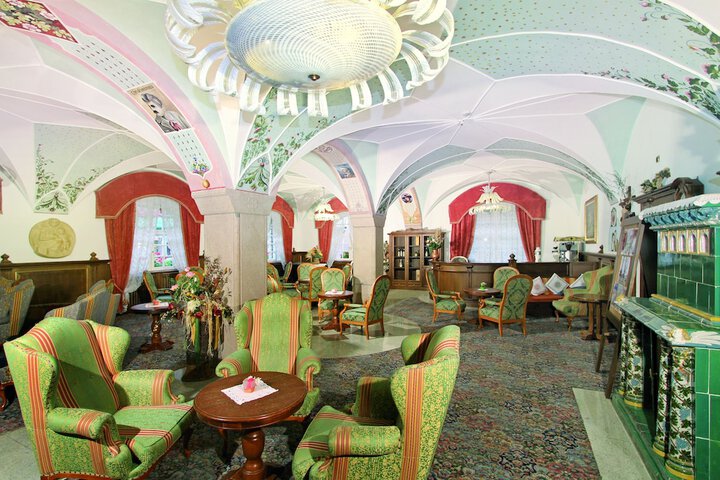 Guest Lobby
