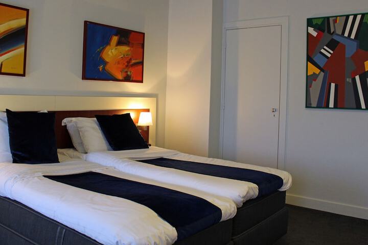 Room 8 of 72