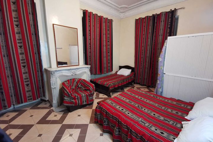 Room 5 of 16