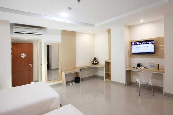 Room 7 of 34
