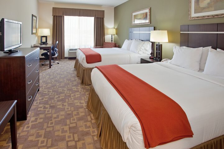 Room 3 of 32