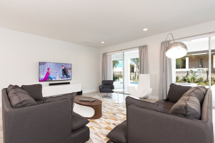 Entertainment 32 of 44