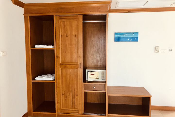 Room 29 of 46