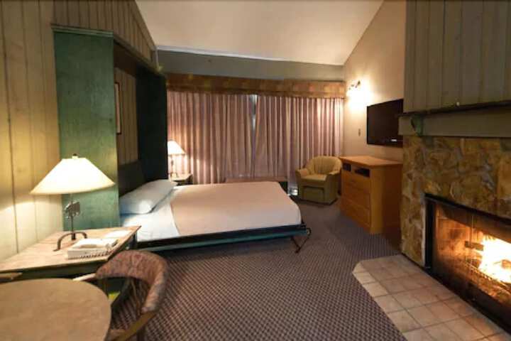 Room 6 of 36