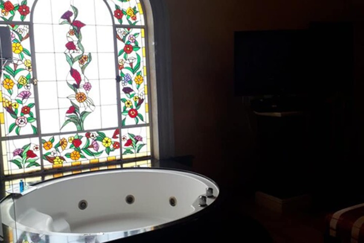 Room 14 of 19