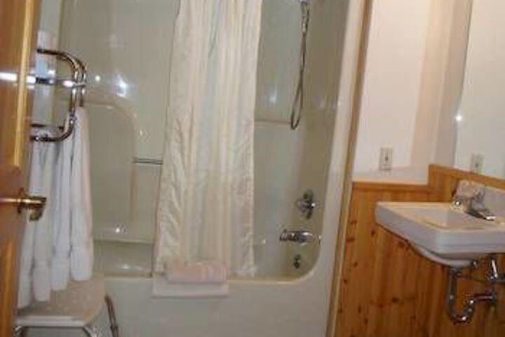 Room 2 of 29
