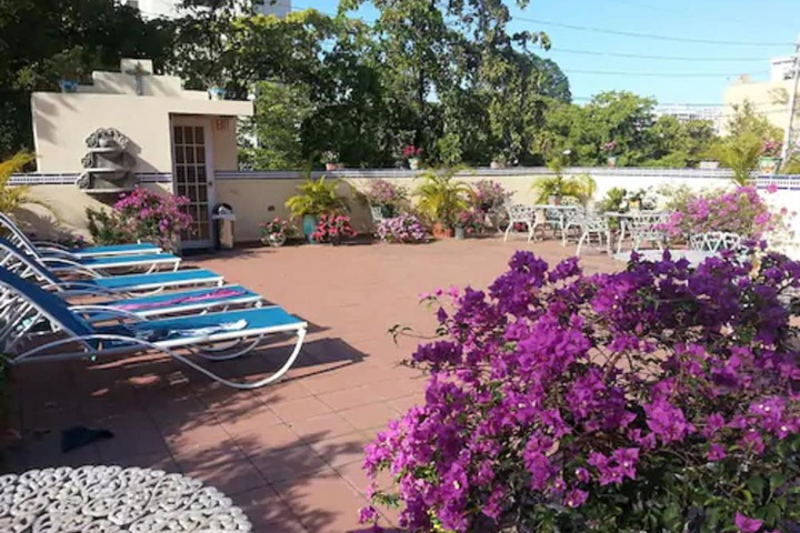 Exterior of Hotel Iberia