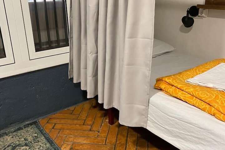 Room 31 of 147