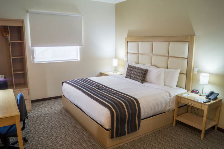 Room 6 of 38
