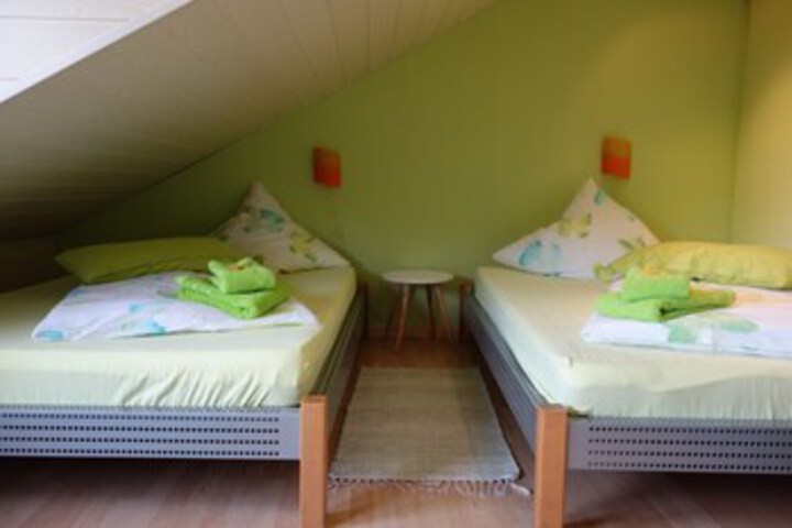 Room 83 of 121