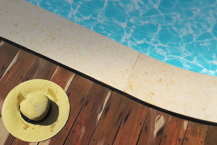 Pool 21 of 33