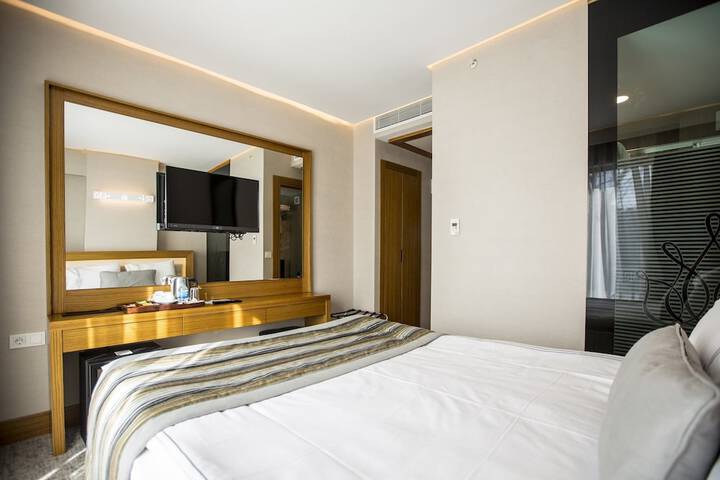 Room 8 of 29