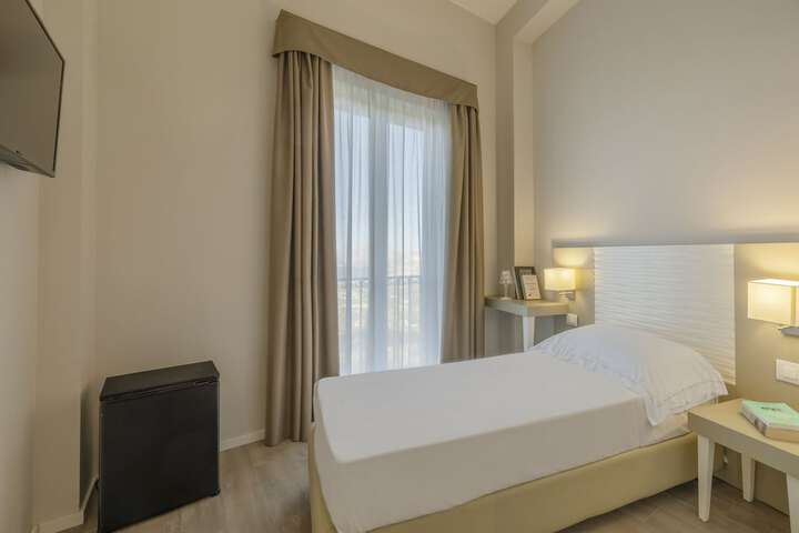 Room 26 of 128