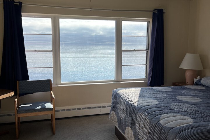 Room 27 of 75
