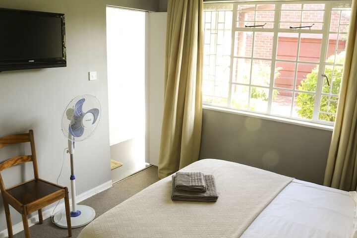 Room 4 of 52