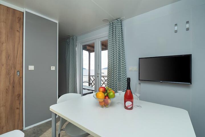 Room 12 of 81