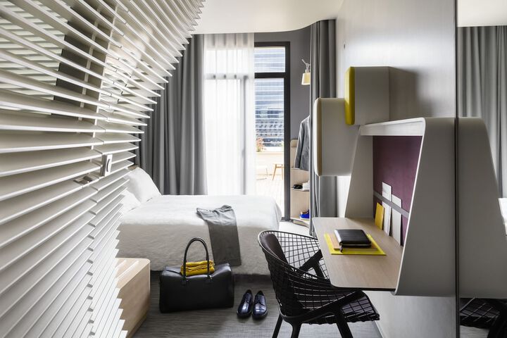Room 6 of 39