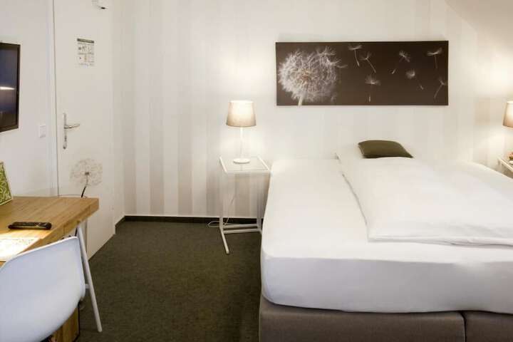 Room 18 of 75
