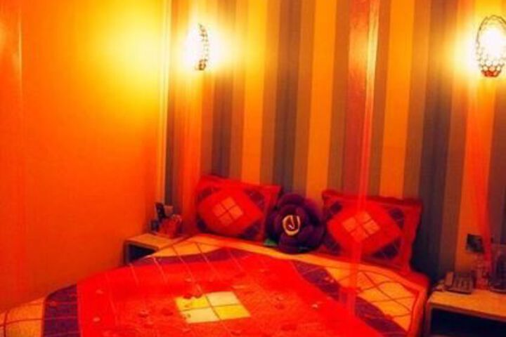 Room 33 of 42