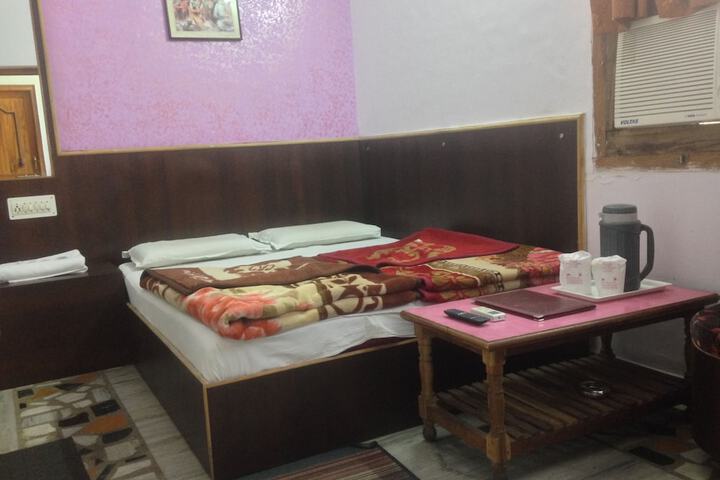 Room 8 of 58