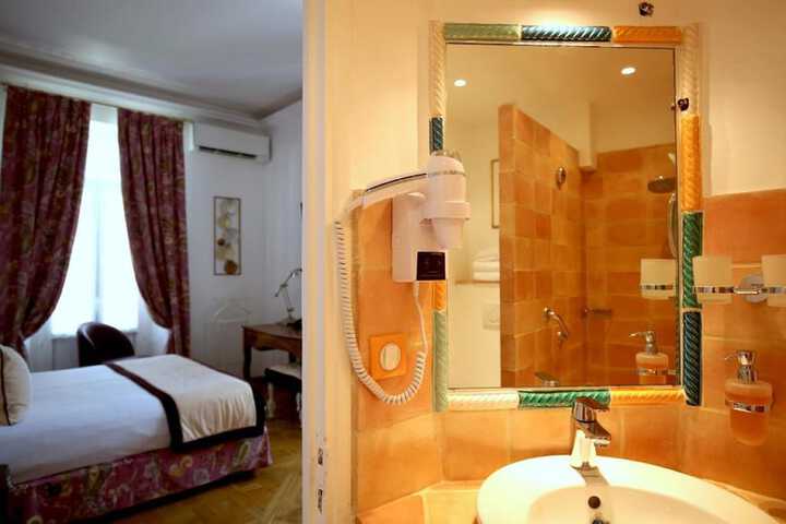 Room 50 of 78