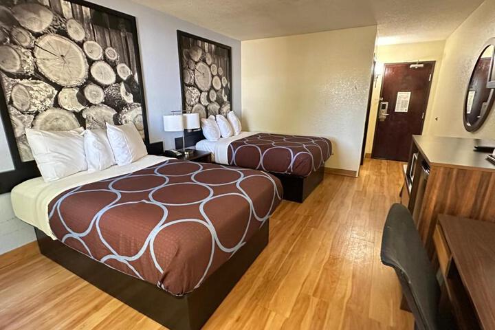 2 Double Beds (6 of 6)