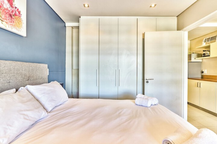 Room 10 of 27