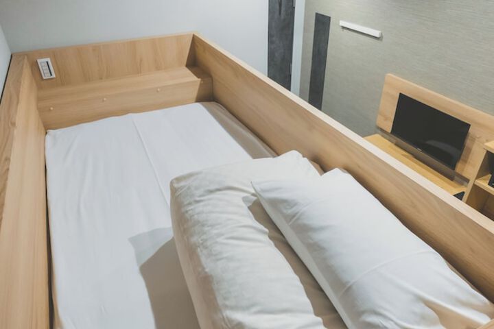 Room 15 of 48