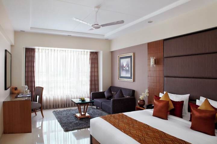 Room 10 of 30