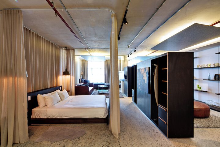 Room 67 of 308