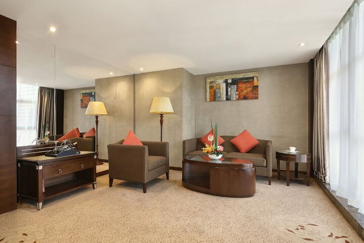Room 10 of 65