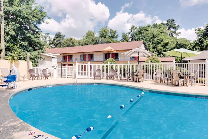 Pools & Facilities