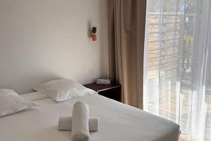Room 2 of 31