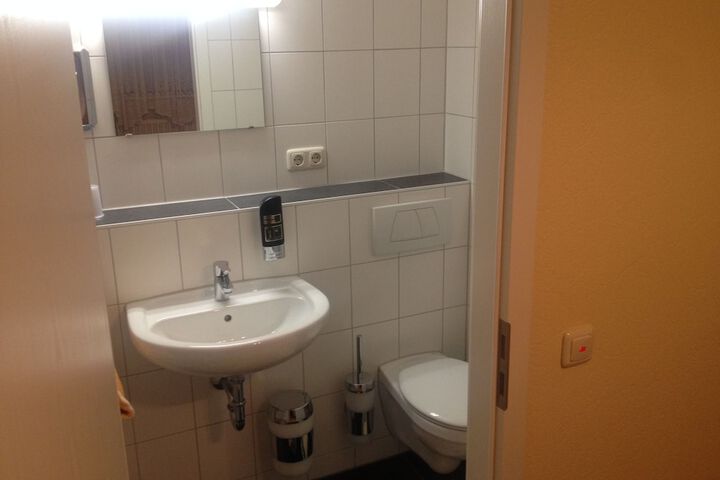 Room 13 of 26