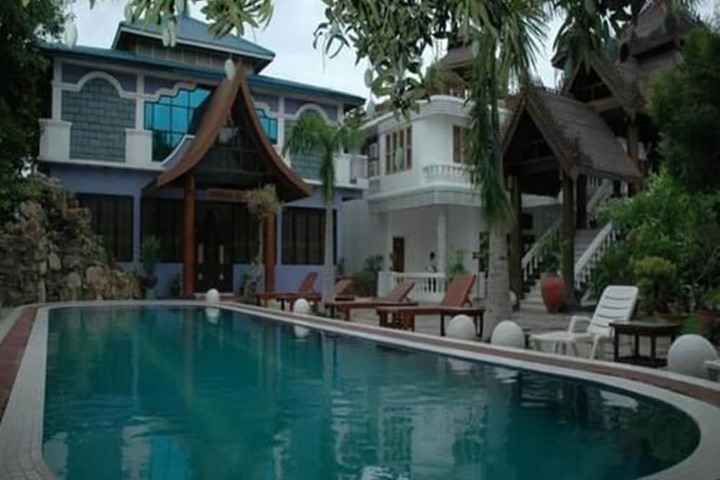 Pool 10 of 16