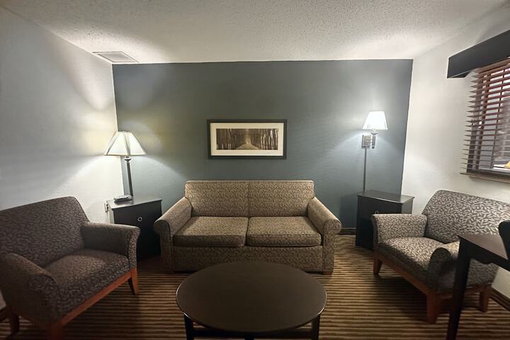 2 Queen Beds (16 of 31)
