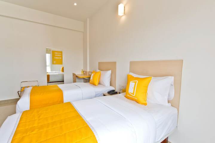 Room 4 of 32