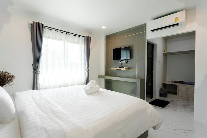 Room 37 of 154