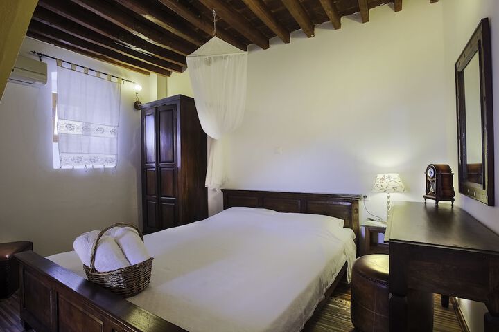 Room 2 of 29