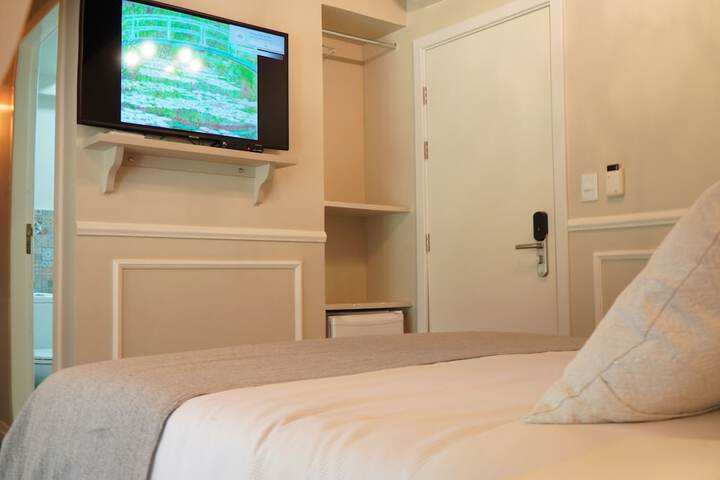 Room 46 of 136